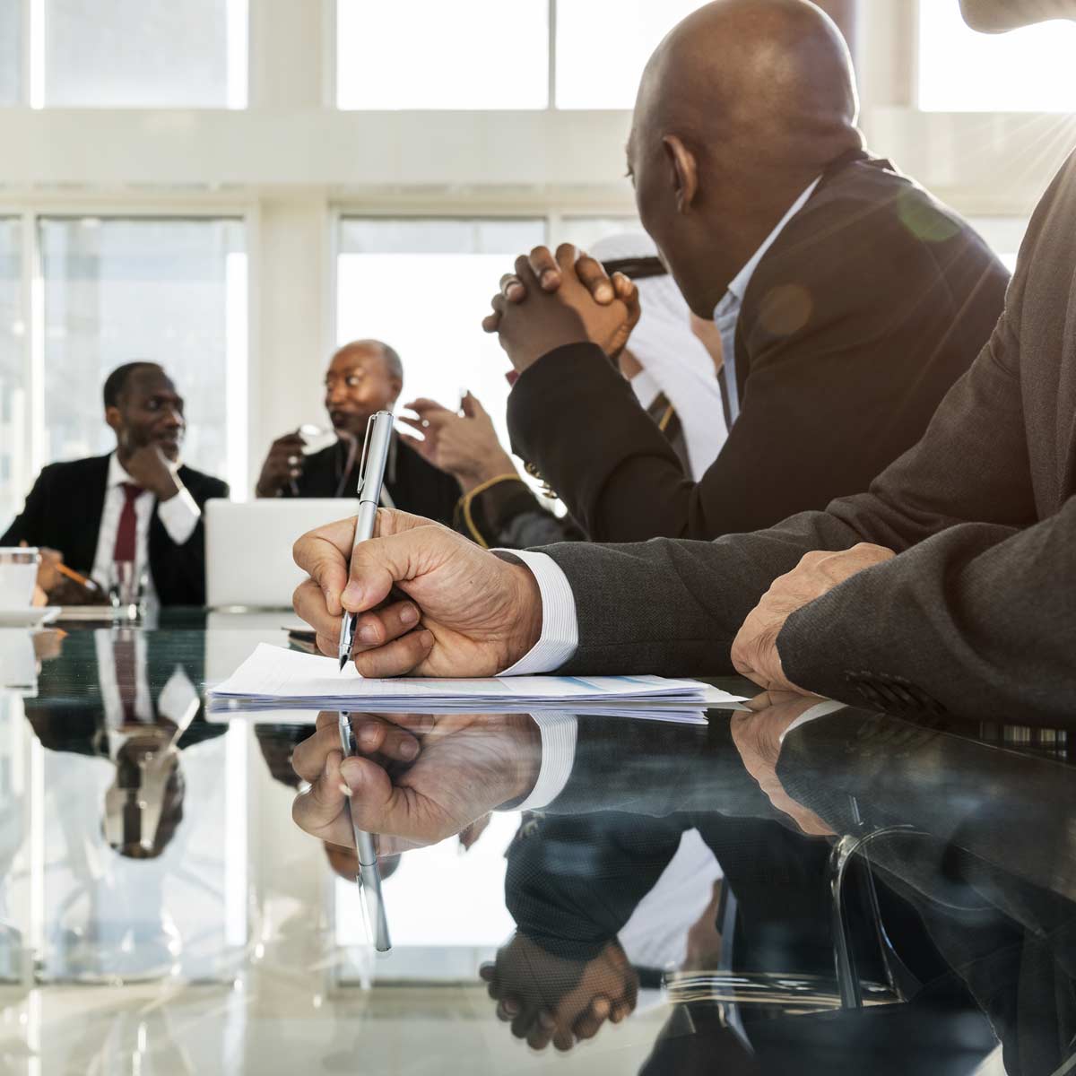 groupe-gens-affaires-internationaux-reunion